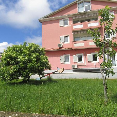 Green Garden Apartments Rovigno Esterno foto