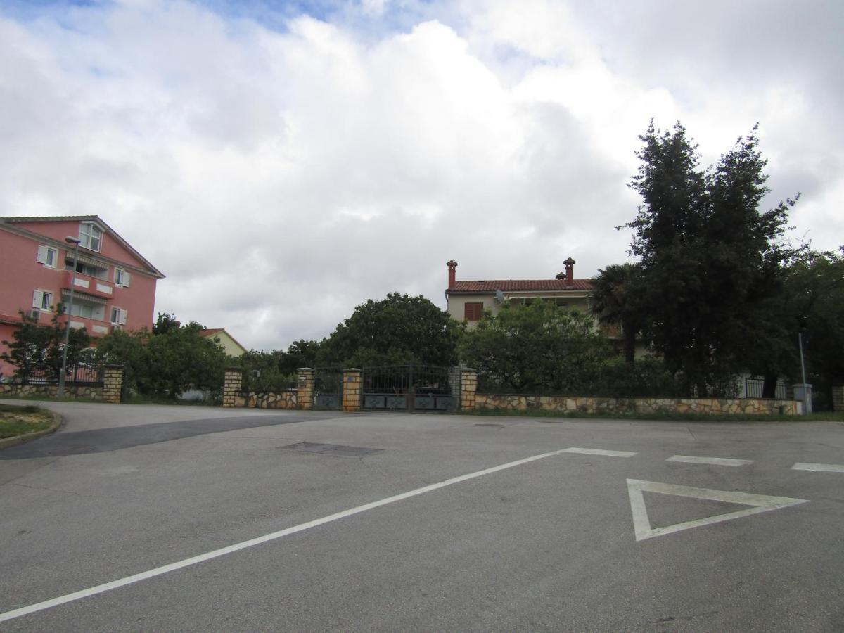 Green Garden Apartments Rovigno Esterno foto