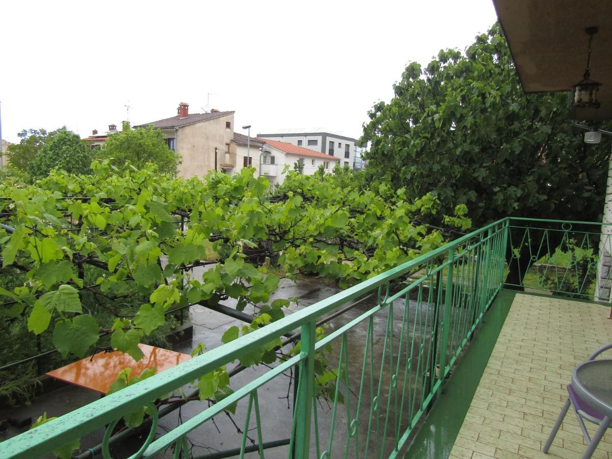 Green Garden Apartments Rovigno Esterno foto
